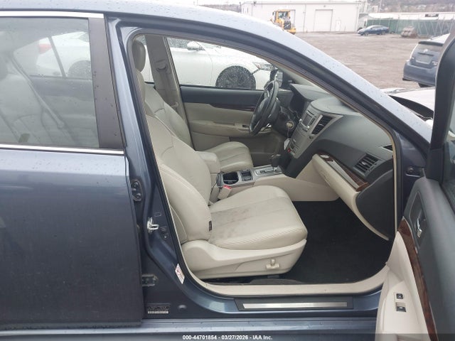 44701854 :رقم المزاد ، 4S3BMBK6XD3035563 vin ، 2013 Subaru Legacy 2.5i Limited مزاد بيع
