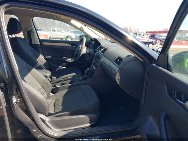 2012 Volkswagen Passat 2.5l S მანქანა იყიდება აუქციონზე, vin: 1VWAP7A36CC067963, აუქციონის ნომერი: 44701892