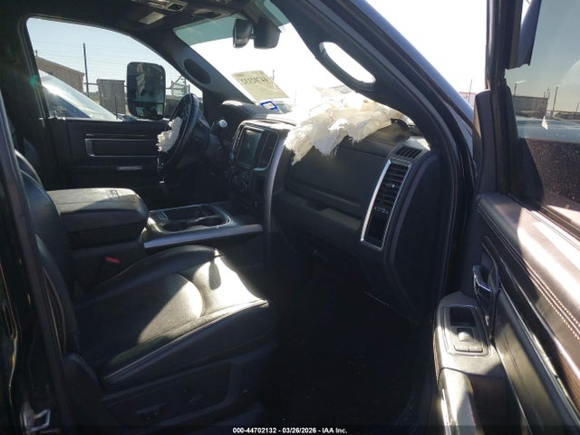 44702132 :رقم المزاد ، 3C6UR5PLXHG639358 vin ، 2017 Ram 2500 Limited Mega Cab 4x4 6'4 Box مزاد بيع
