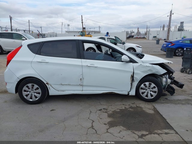 Продаж на аукціоні авто 2015 Hyundai Accent Gs, vin: KMHCT5AE5FU225779, номер лоту: 44702140