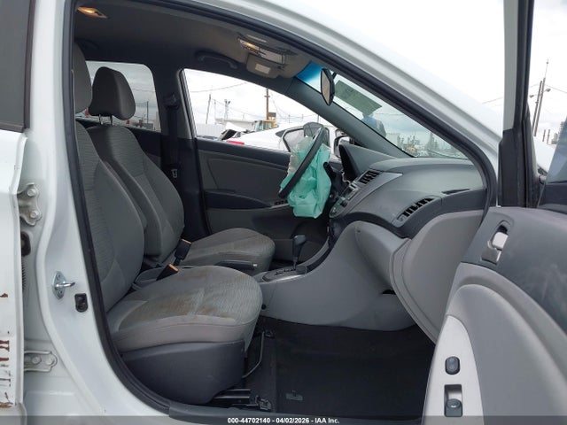Продаж на аукціоні авто 2015 Hyundai Accent Gs, vin: KMHCT5AE5FU225779, номер лоту: 44702140