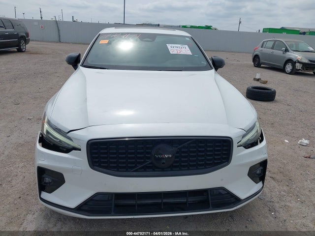 44702171 :رقم المزاد ، 7JRL12TH4RG290465 vin ، 2024 Volvo S60 B5 Plus Black Edition مزاد بيع