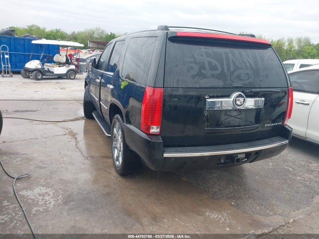 2008 Cadillac Escalade Standard მანქანა იყიდება აუქციონზე, vin: 1GYEC63898R183322, აუქციონის ნომერი: 44702188