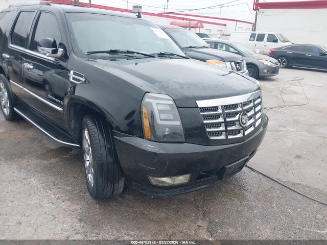 2008 Cadillac Escalade Standard მანქანა იყიდება აუქციონზე, vin: 1GYEC63898R183322, აუქციონის ნომერი: 44702188