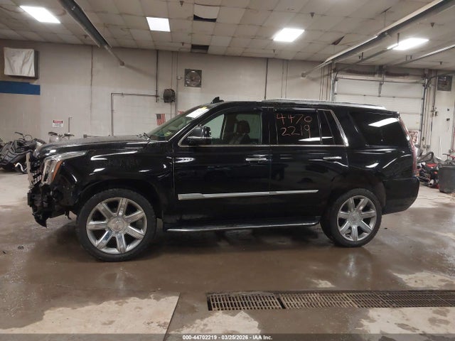 Продаж на аукціоні авто 2020 Cadillac Escalade 4wd Luxury, vin: 1GYS4BKJXLR127816, номер лоту: 44702219