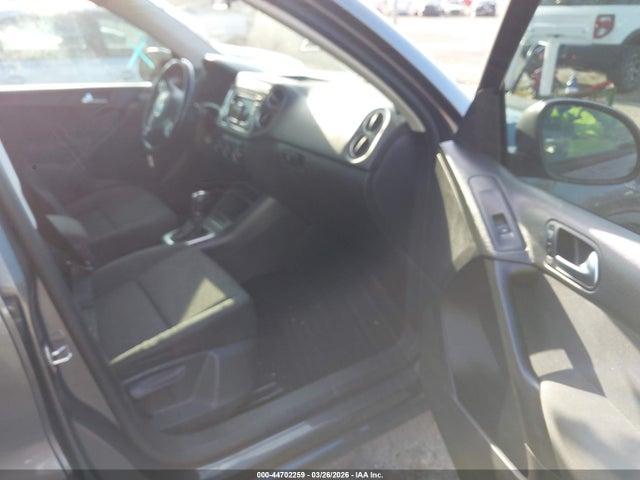 Продажа на аукционе авто 2015 Volkswagen Tiguan S, vin: WVGAV7AX0FW508108, номер лота: 44702259
