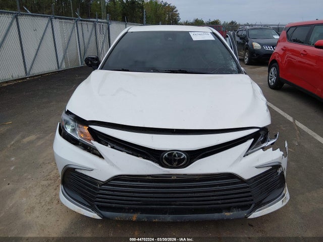 Продажа на аукционе авто 2021 Toyota Camry Le, vin: 4T1C11AK3MU520610, номер лота: 44702324