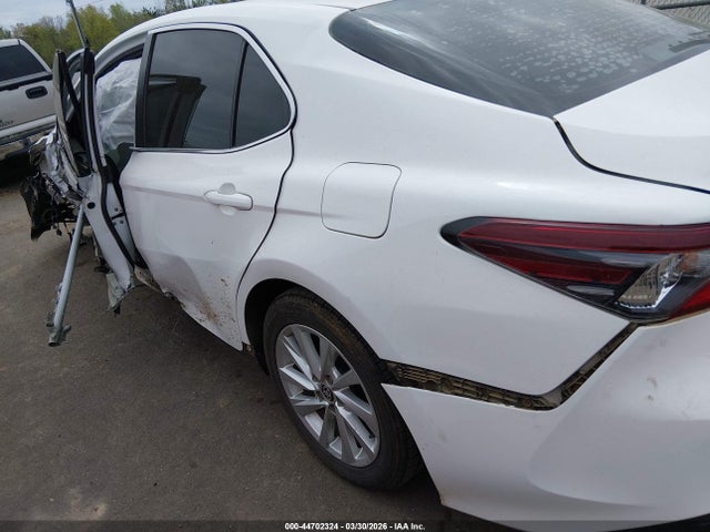Продажа на аукционе авто 2021 Toyota Camry Le, vin: 4T1C11AK3MU520610, номер лота: 44702324