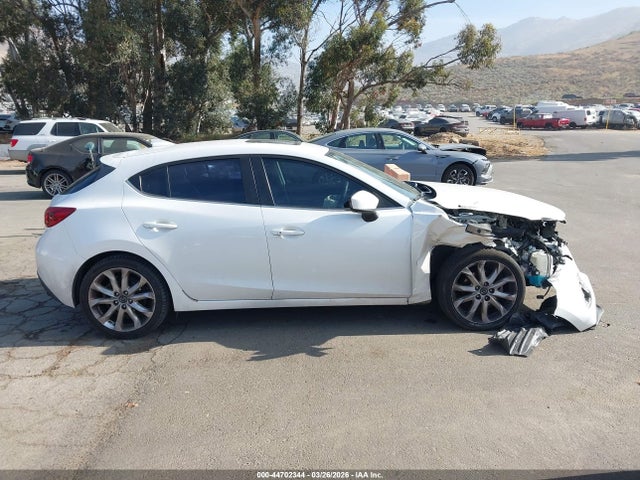 Продажа на аукционе авто 2016 Mazda Mazda3 S Grand Touring, vin: JM1BM1N30G1322227, номер лота: 44702344