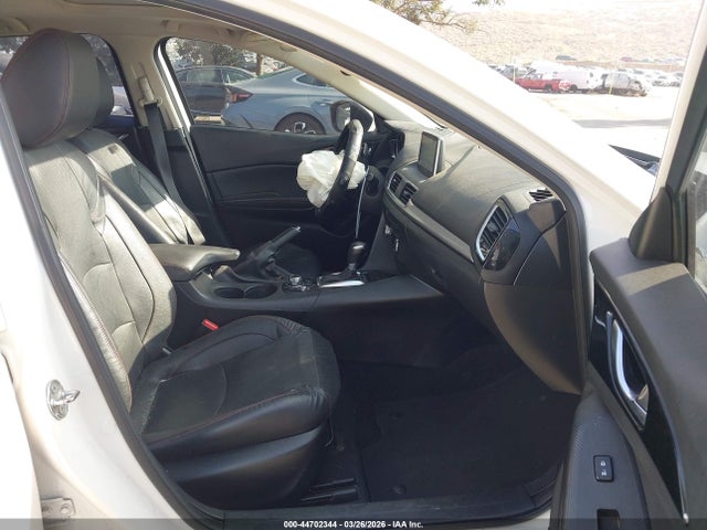 Продажа на аукционе авто 2016 Mazda Mazda3 S Grand Touring, vin: JM1BM1N30G1322227, номер лота: 44702344