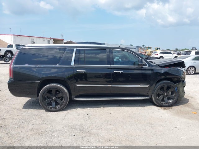Продажа на аукционе авто 2020 Cadillac Escalade Esv 2wd Luxury, vin: 1GYS3HKJ0LR292375, номер лота: 44702366