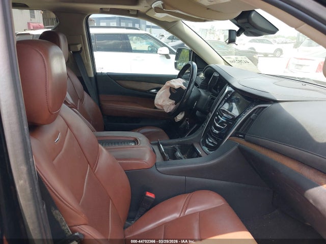 Продажа на аукционе авто 2020 Cadillac Escalade Esv 2wd Luxury, vin: 1GYS3HKJ0LR292375, номер лота: 44702366