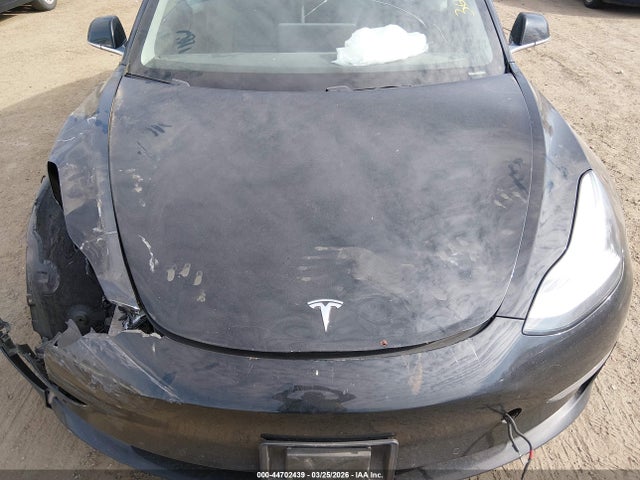 44702439 :رقم المزاد ، 5YJ3E1EB0KF208673 vin ، 2019 Tesla Model 3 Long Range/performance مزاد بيع
