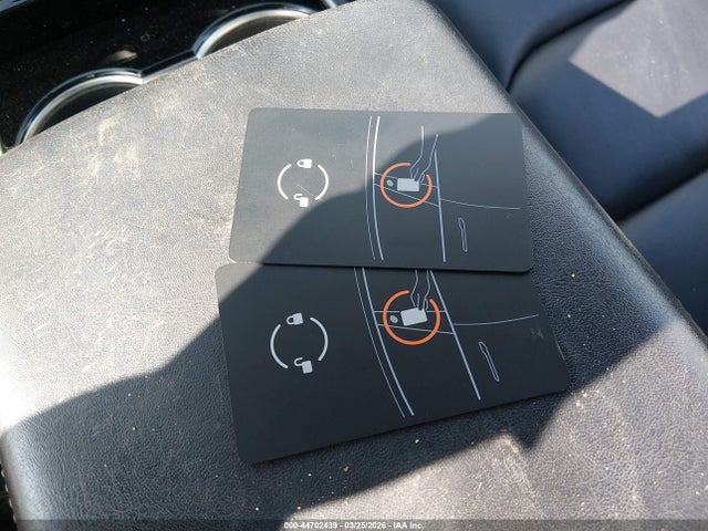44702439 :رقم المزاد ، 5YJ3E1EB0KF208673 vin ، 2019 Tesla Model 3 Long Range/performance مزاد بيع
