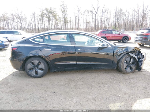 44702439 :رقم المزاد ، 5YJ3E1EB0KF208673 vin ، 2019 Tesla Model 3 Long Range/performance مزاد بيع