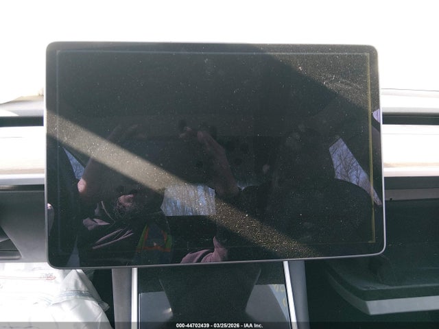 44702439 :رقم المزاد ، 5YJ3E1EB0KF208673 vin ، 2019 Tesla Model 3 Long Range/performance مزاد بيع