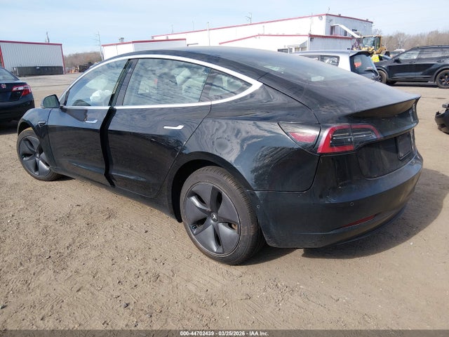 44702439 :رقم المزاد ، 5YJ3E1EB0KF208673 vin ، 2019 Tesla Model 3 Long Range/performance مزاد بيع