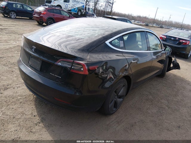 44702439 :رقم المزاد ، 5YJ3E1EB0KF208673 vin ، 2019 Tesla Model 3 Long Range/performance مزاد بيع