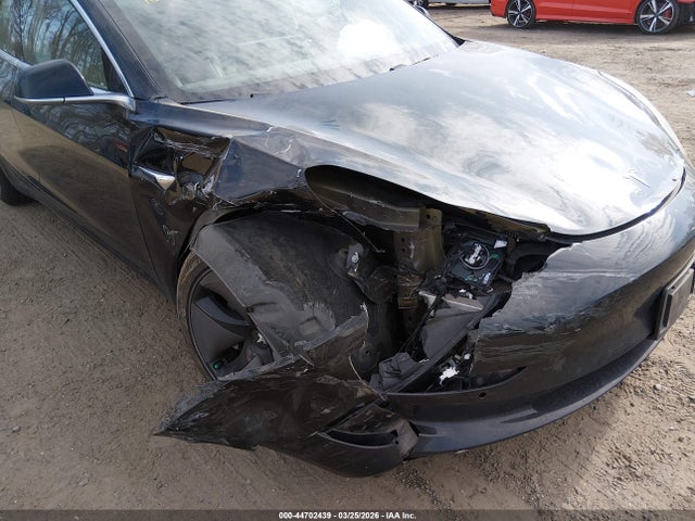 44702439 :رقم المزاد ، 5YJ3E1EB0KF208673 vin ، 2019 Tesla Model 3 Long Range/performance مزاد بيع