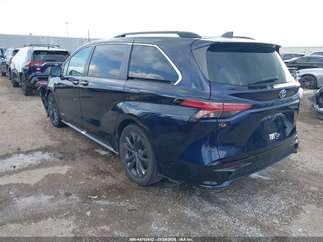 44702452 :رقم المزاد ، 5TDDRKEC8MS023986 vin ، 2021 Toyota Sienna Xse مزاد بيع