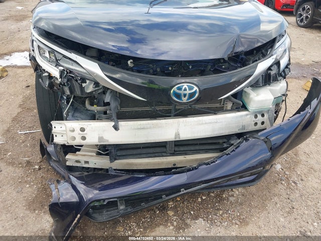 44702452 :رقم المزاد ، 5TDDRKEC8MS023986 vin ، 2021 Toyota Sienna Xse مزاد بيع