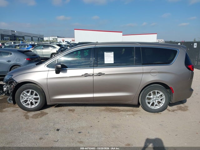 Продаж на аукціоні авто 2017 Chrysler Pacifica Touring, vin: 2C4RC1DG3HR537782, номер лоту: 44702453