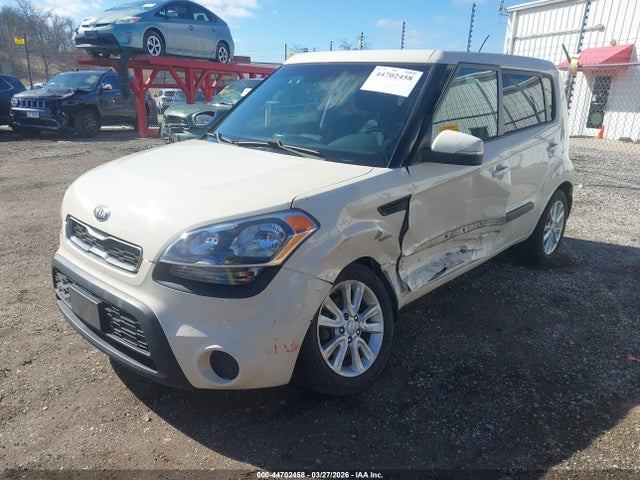 44702458 :رقم المزاد ، KNDJT2A68D7770437 vin ، 2013 Kia Soul + مزاد بيع