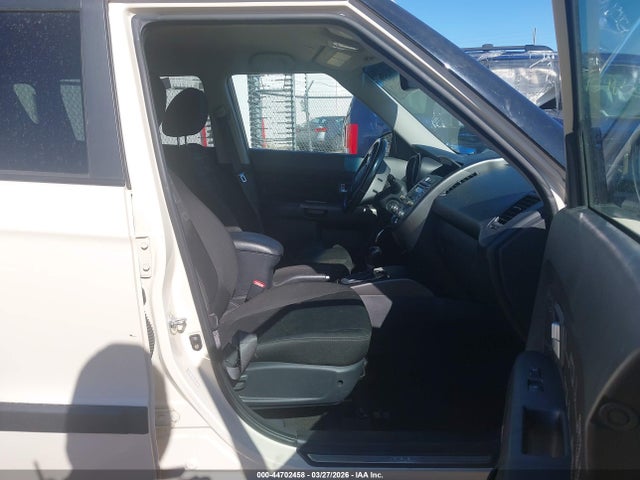44702458 :رقم المزاد ، KNDJT2A68D7770437 vin ، 2013 Kia Soul + مزاد بيع
