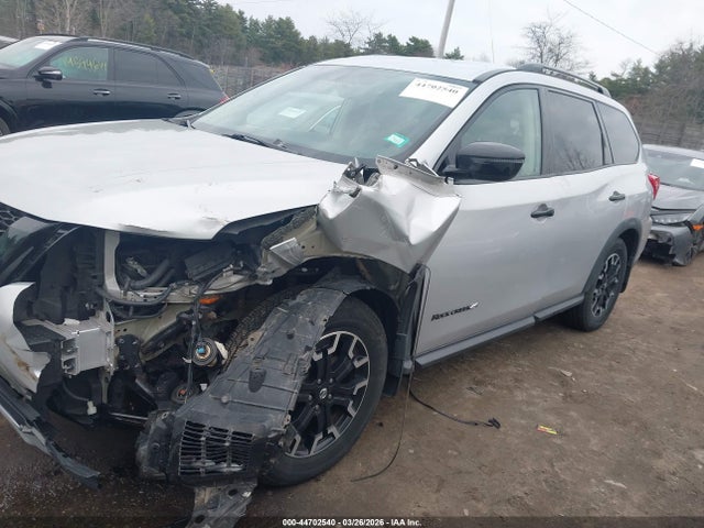 5N1DR2BM4LC588437 Nissan Pathfinder Sv 4wd