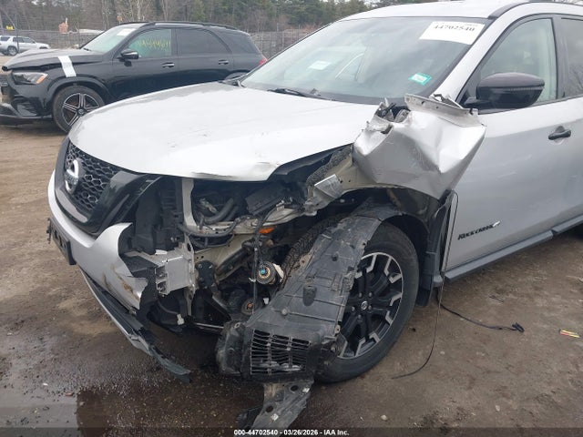 5N1DR2BM4LC588437 Nissan Pathfinder Sv 4wd