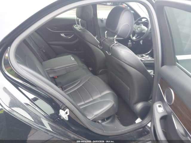 Aukcja sprzedaży 2018 Mercedes-benz C 300 4matic, vin: 55SWF4KB8JU237268, numer aukcji: 44702555