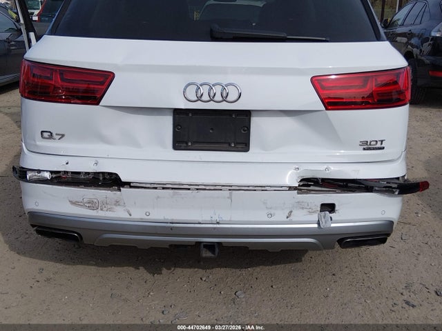 WA1LAAF75JD000990 Audi Q7 3.0t Premium