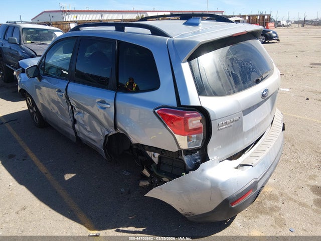 Subaru Forester 2.5i Premium 2017 JF2SJAGC6HH577304 Image 3