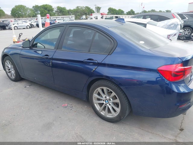 2017 Bmw 320i მანქანა იყიდება აუქციონზე, vin: WBA8E1G30HNU18306, აუქციონის ნომერი: 44702733