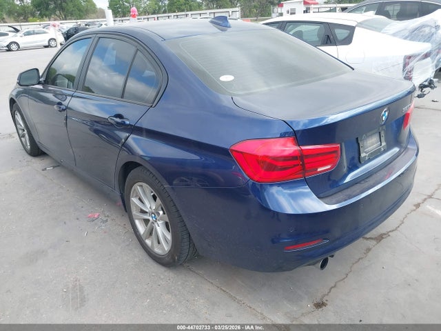 2017 Bmw 320i მანქანა იყიდება აუქციონზე, vin: WBA8E1G30HNU18306, აუქციონის ნომერი: 44702733