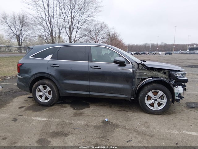 44702736 :رقم المزاد ، 5XYRGDLC8NG085798 vin ، 2022 Kia Sorento Lx مزاد بيع