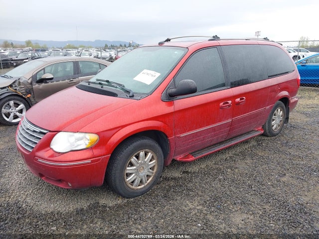2005 CHRYSLER TOWN & COUNTRY 2C4GP64L85R333836 Photo 1