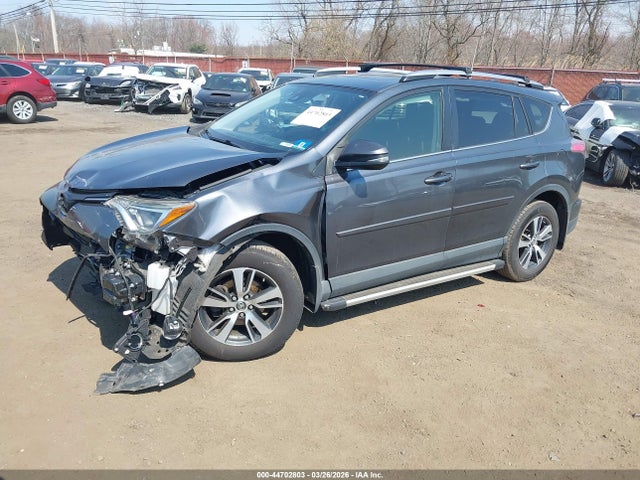 2018 TOYOTA RAV4 JTMRFREV7JD242678 Photo 1