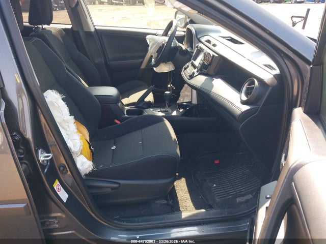 2018 TOYOTA RAV4 JTMRFREV7JD242678 Photo 4