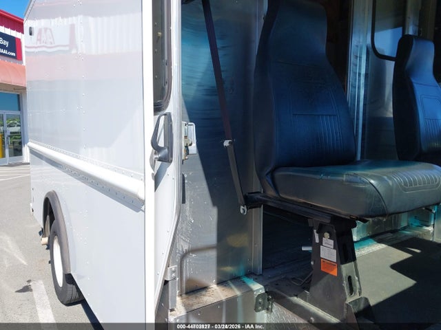 Ford E-350 Stripped 2014 1FC3E3KL1EDB00406 Image 8