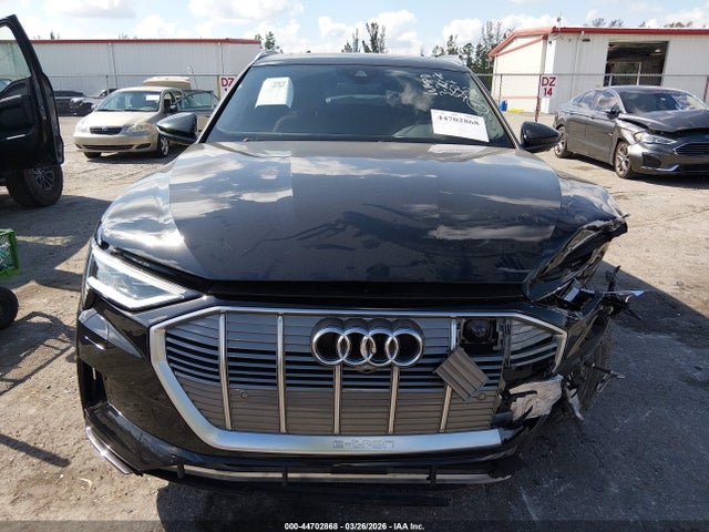 Auction sale of the 2022 Audi E-tron Premium Plus Quattro, vin: WA1LAAGE8NB028507, lot number: 44702868