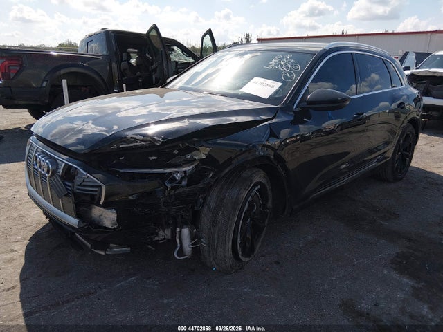 Auction sale of the 2022 Audi E-tron Premium Plus Quattro, vin: WA1LAAGE8NB028507, lot number: 44702868
