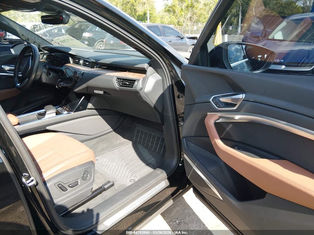 Auction sale of the 2022 Audi E-tron Premium Plus Quattro, vin: WA1LAAGE8NB028507, lot number: 44702868