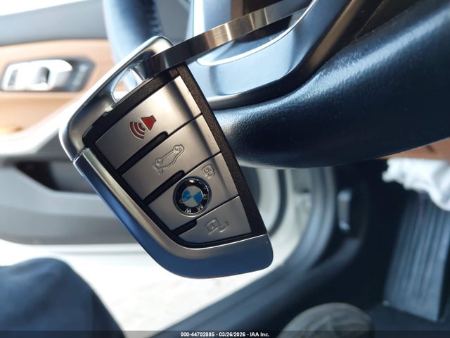 44702885 :رقم المزاد ، 3MW5R1J00M8C11871 vin ، 2021 Bmw 330i مزاد بيع