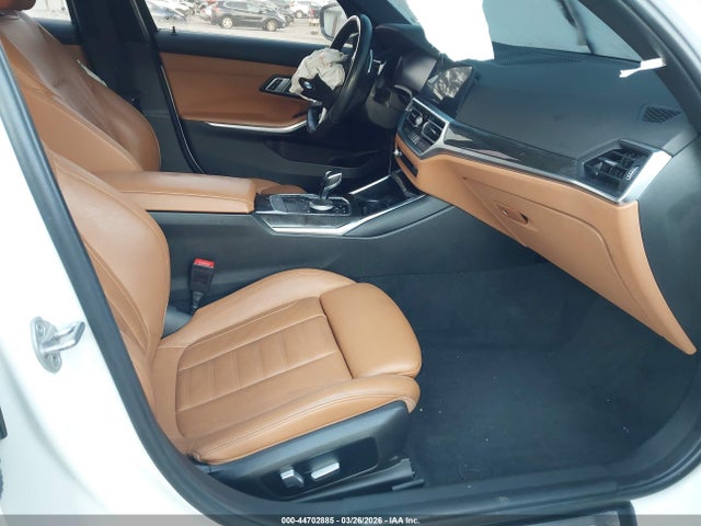 44702885 :رقم المزاد ، 3MW5R1J00M8C11871 vin ، 2021 Bmw 330i مزاد بيع