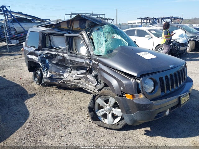 2016 Jeep Patriot Latitude მანქანა იყიდება აუქციონზე, vin: 1C4NJPFB6GD620617, აუქციონის ნომერი: 44702903