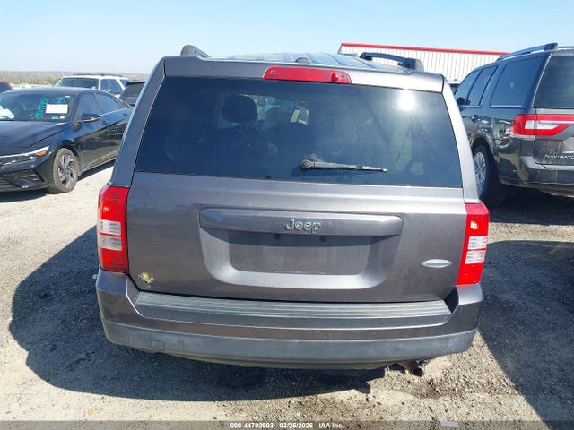 2016 Jeep Patriot Latitude მანქანა იყიდება აუქციონზე, vin: 1C4NJPFB6GD620617, აუქციონის ნომერი: 44702903