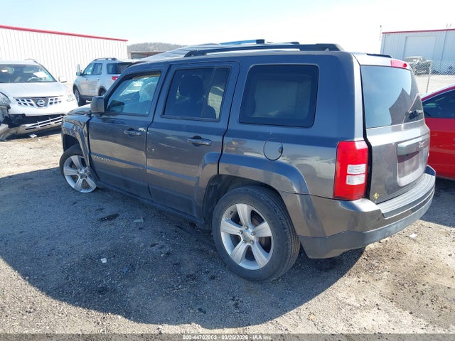 2016 Jeep Patriot Latitude მანქანა იყიდება აუქციონზე, vin: 1C4NJPFB6GD620617, აუქციონის ნომერი: 44702903