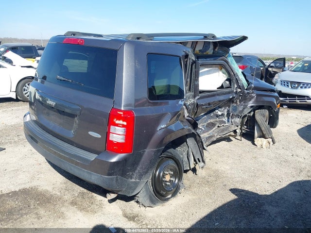 2016 Jeep Patriot Latitude მანქანა იყიდება აუქციონზე, vin: 1C4NJPFB6GD620617, აუქციონის ნომერი: 44702903
