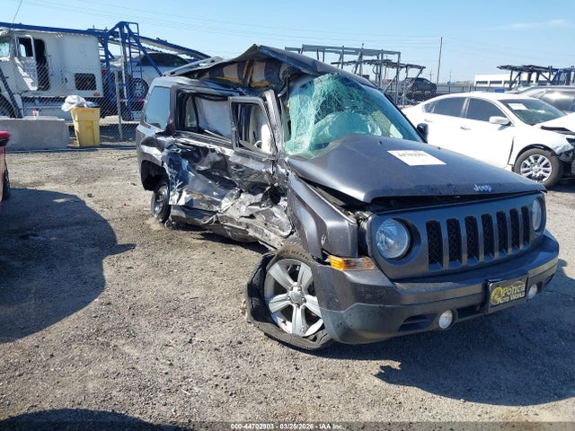 2016 Jeep Patriot Latitude მანქანა იყიდება აუქციონზე, vin: 1C4NJPFB6GD620617, აუქციონის ნომერი: 44702903